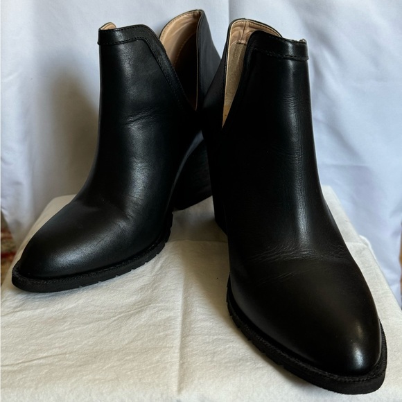 Brand New Black Leather Cut-Out heeled boots - Size 37 - Picture 1 of 9